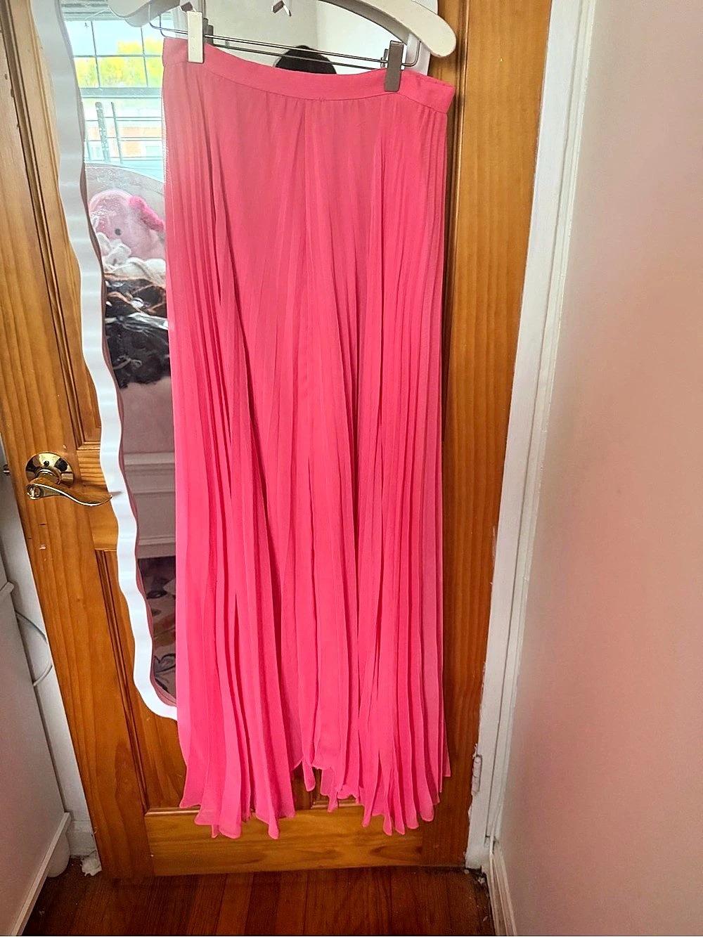 alice + olivia Pleated Maxi Skirt in Pink Size 2 Like New